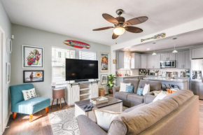 Hot Tub and Yard Jimmy Buffet-Themed Galveston Home